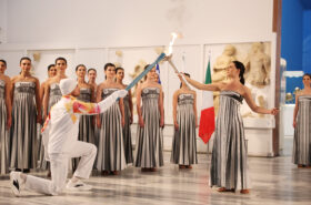 Άναψε στην Αρχαία Ολυμπία η Ολυμπιακή Φλόγα για τους Χειμερινούς Ολυμπιακούς Αγώνες Milano Cortina 2026